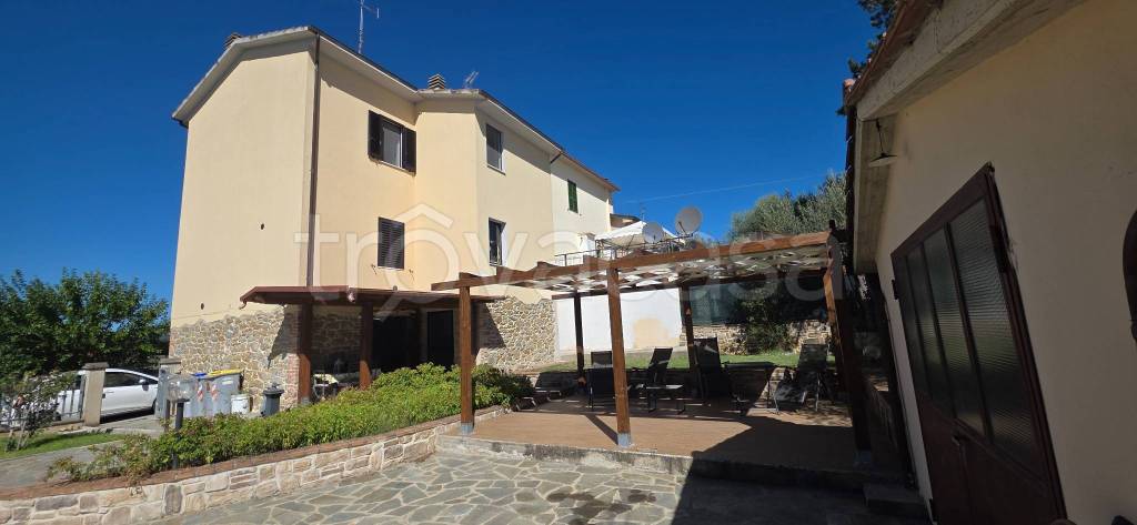 casa indipendente in vendita a Perugia in zona Fontignano