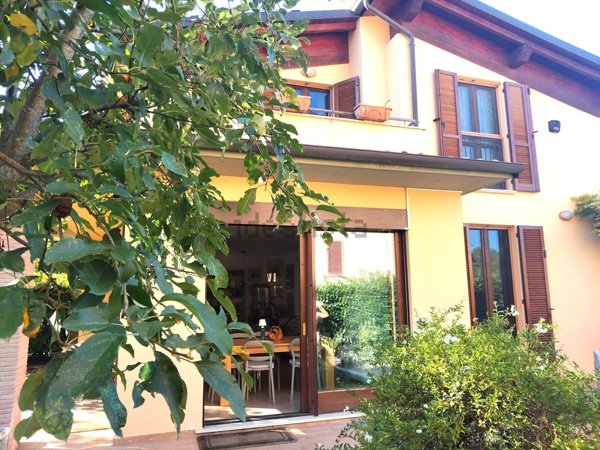 casa indipendente in vendita a Perugia