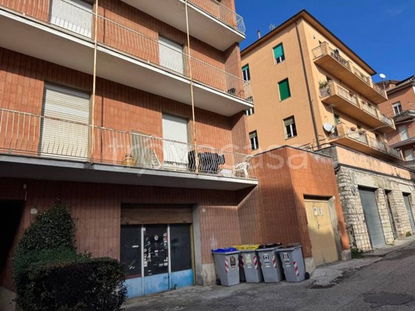 box auto in vendita a Perugia in zona Elce