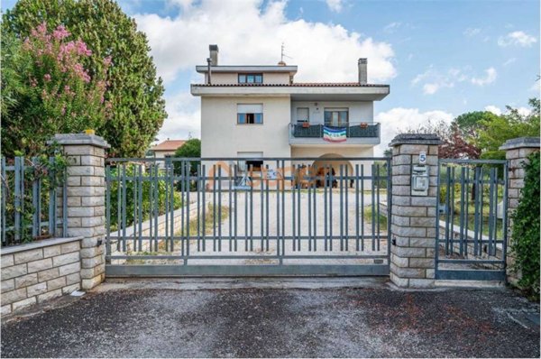 casa indipendente in vendita a Perugia in zona Casa del Diavolo