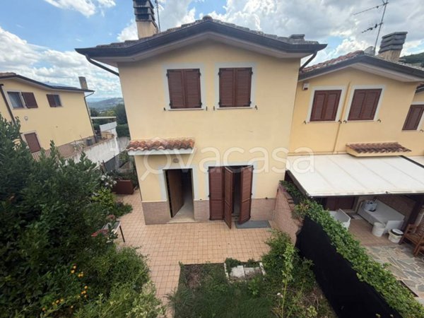 casa indipendente in vendita a Perugia in zona Ponte Felcino