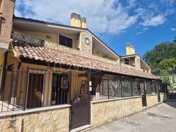 casa indipendente in vendita a Perugia in zona Bosco