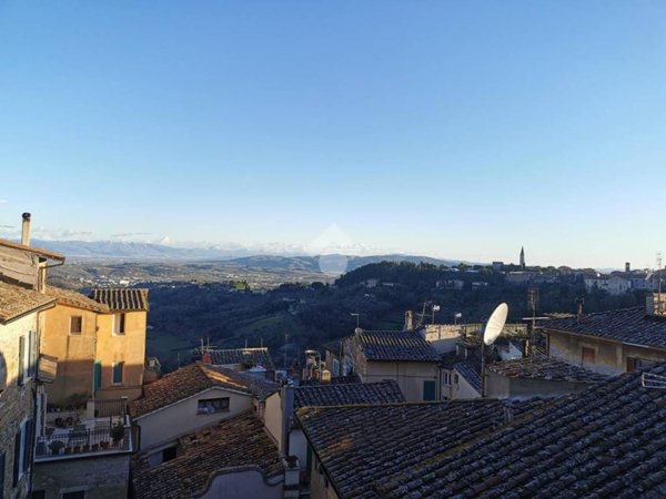 appartamento in vendita a Perugia in zona Centro Città