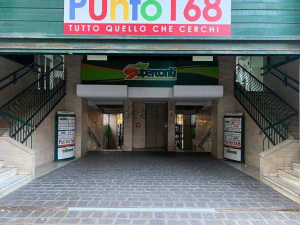 ufficio in vendita a Perugia in zona Madonna Alta