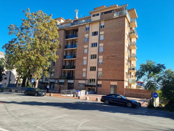 ufficio in vendita a Perugia in zona Ponte San Giovanni