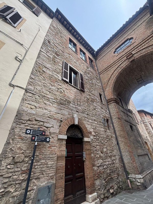casa indipendente in vendita a Perugia in zona Centro Città