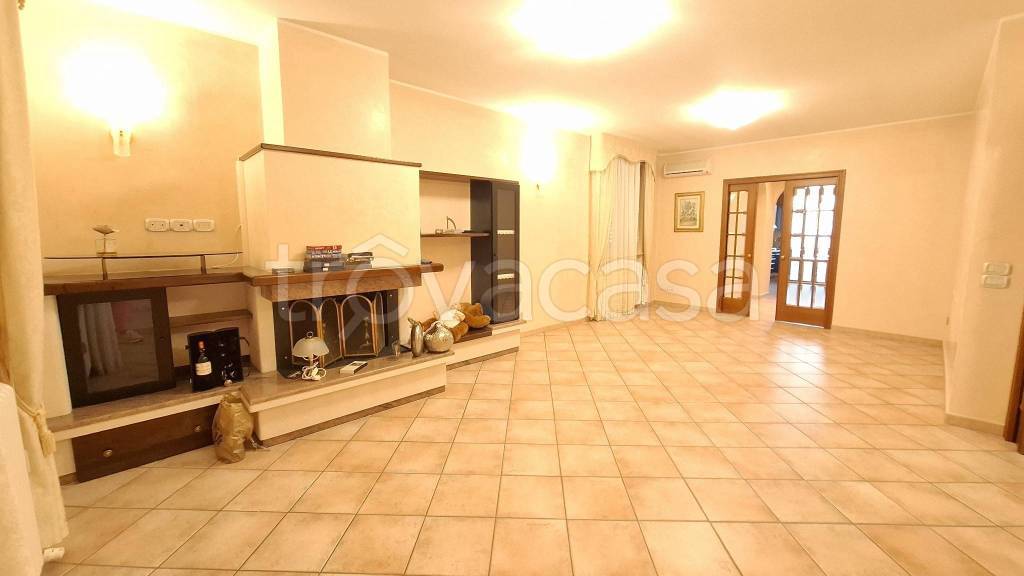 casa indipendente in vendita a Perugia in zona Casaglia