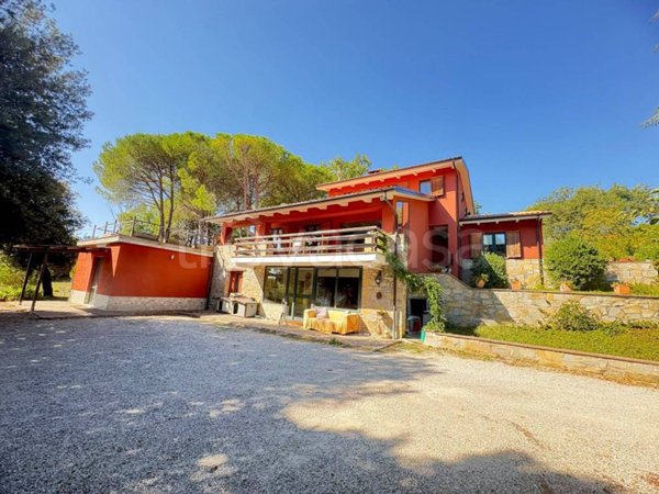 casa indipendente in vendita a Perugia in zona Colle Umberto I