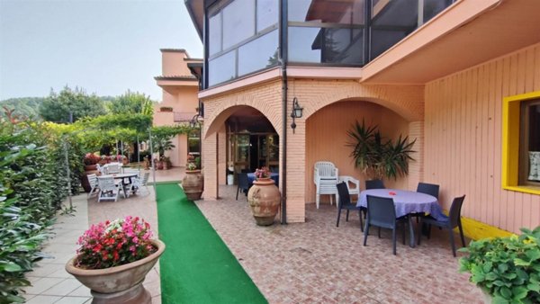 negozio in vendita a Piegaro