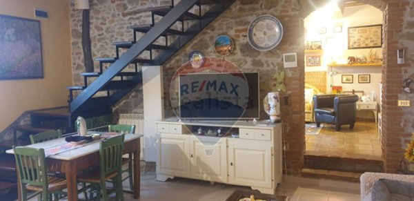 casa indipendente in vendita a Piegaro
