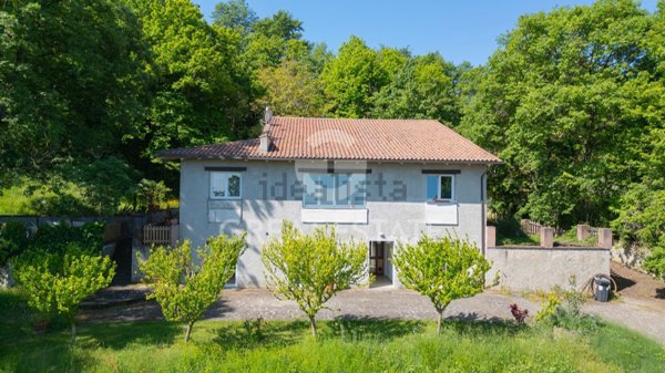 casa indipendente in vendita a Piegaro