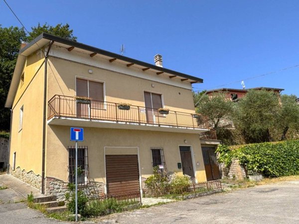 casa indipendente in vendita a Piegaro in zona Castiglion Fosco