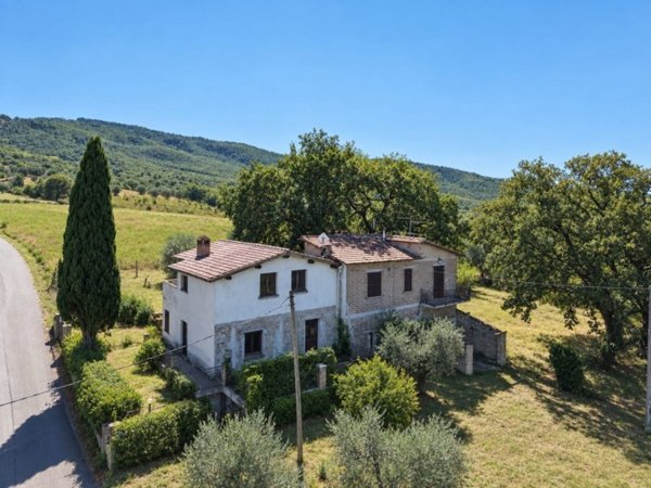 casa indipendente in vendita a Piegaro
