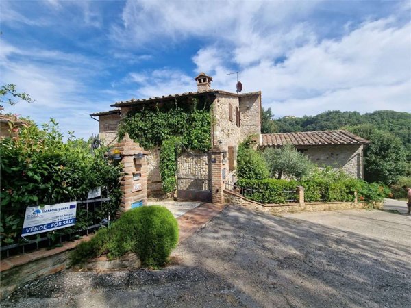 casa indipendente in vendita a Piegaro