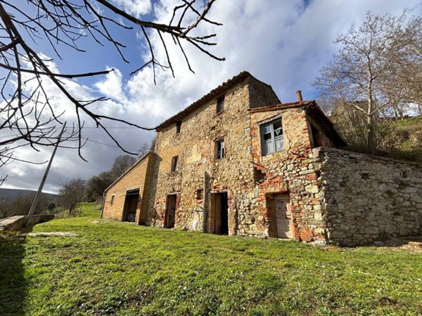 casa indipendente in vendita a Piegaro