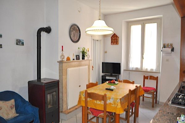 intera palazzina in vendita a Piegaro