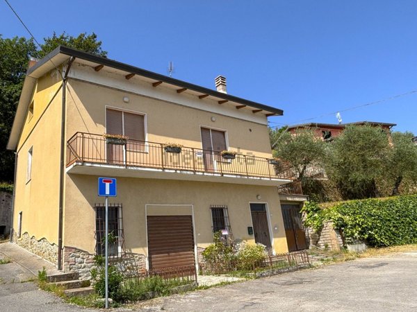 pentavano in vendita a Piegaro in zona Castiglion Fosco
