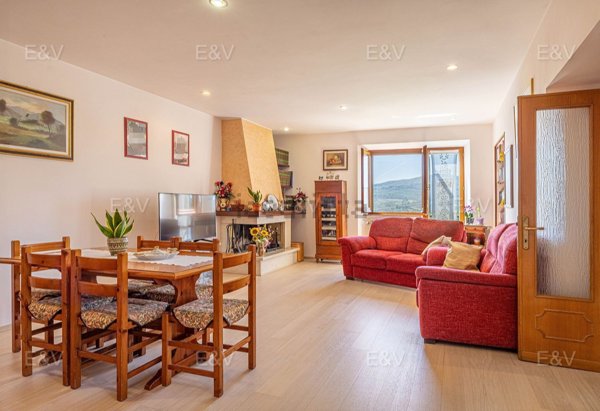 casa indipendente in vendita a Piegaro