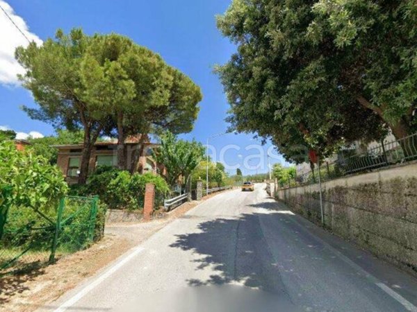 locale commerciale in vendita a Piegaro in zona Pietrafitta