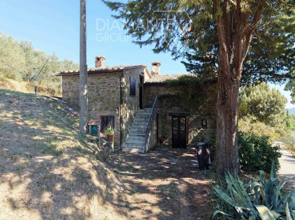 casa indipendente in vendita a Piegaro