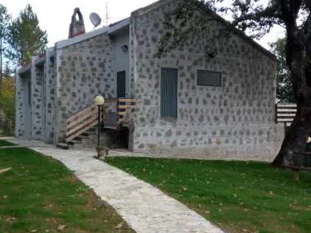 casa indipendente in vendita a Pietralunga