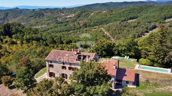 casa indipendente in vendita a Pietralunga