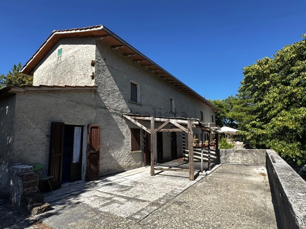 casa indipendente in vendita a Pietralunga