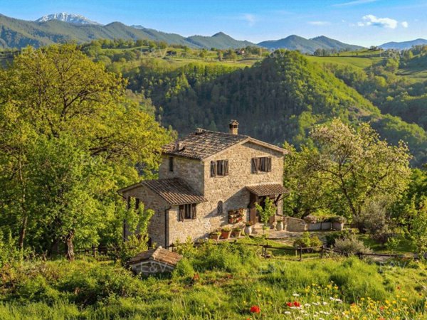 casa indipendente in vendita a Pietralunga