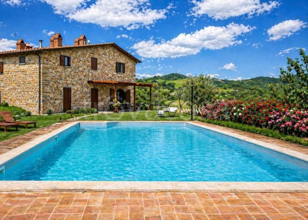 casa indipendente in vendita a Pietralunga