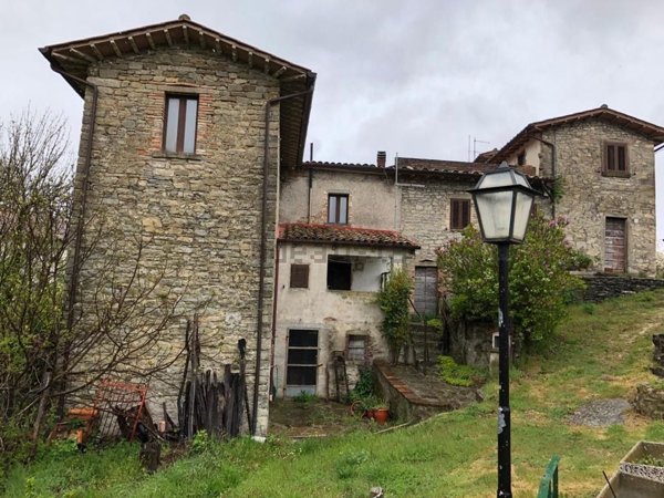 esavano in vendita a Pietralunga