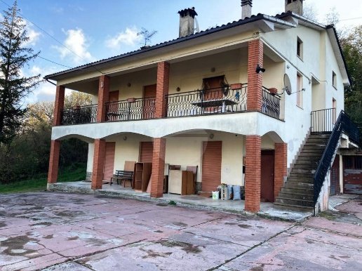 casa indipendente in vendita a Pietralunga