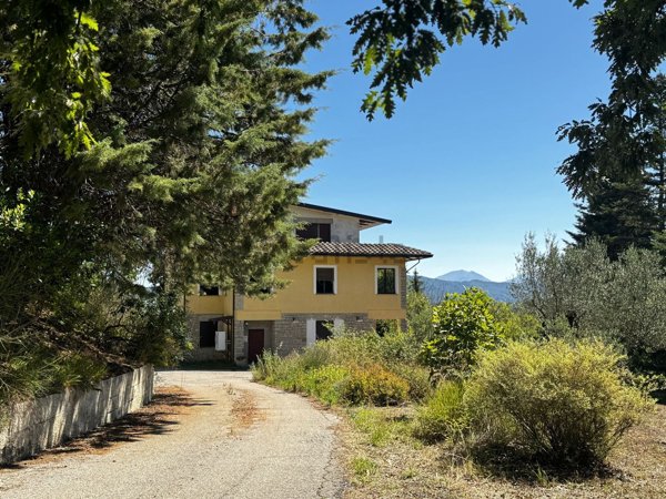 casa indipendente in vendita a Pietralunga in zona Salceto Lame