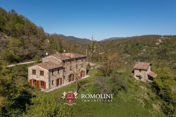 casa indipendente in vendita a Pietralunga in zona Pieve de' Saddi