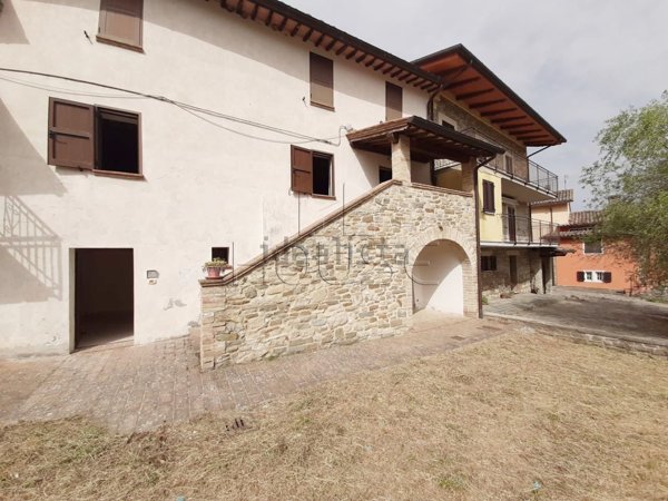 casa semindipendente in vendita a Pietralunga in zona Pieve de' Saddi