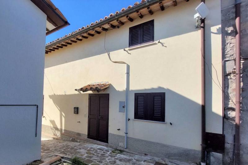 appartamento in vendita a Preci in zona Valle