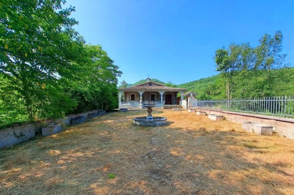 casa indipendente in vendita a Preci