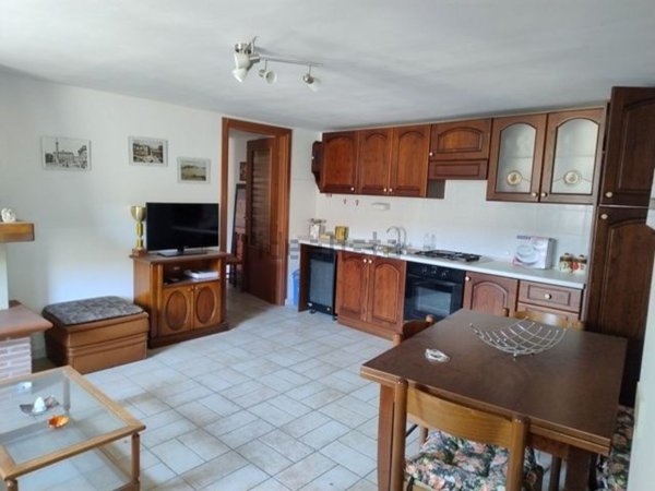 appartamento in vendita a Preci in zona Montebufo