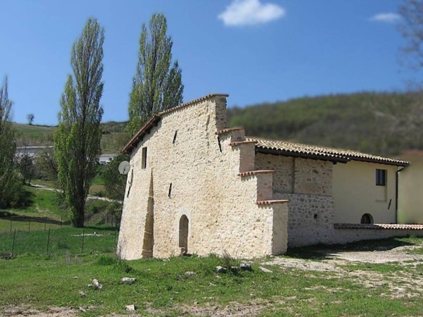 casa indipendente in vendita a Preci in zona Todiano