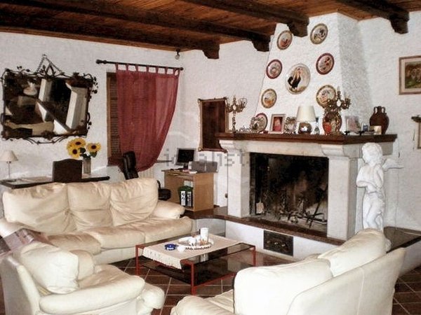 casa indipendente in vendita a Preci in zona San Vito