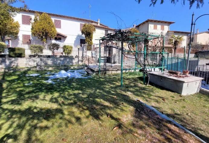 appartamento in vendita a Preci in zona Montaglioni