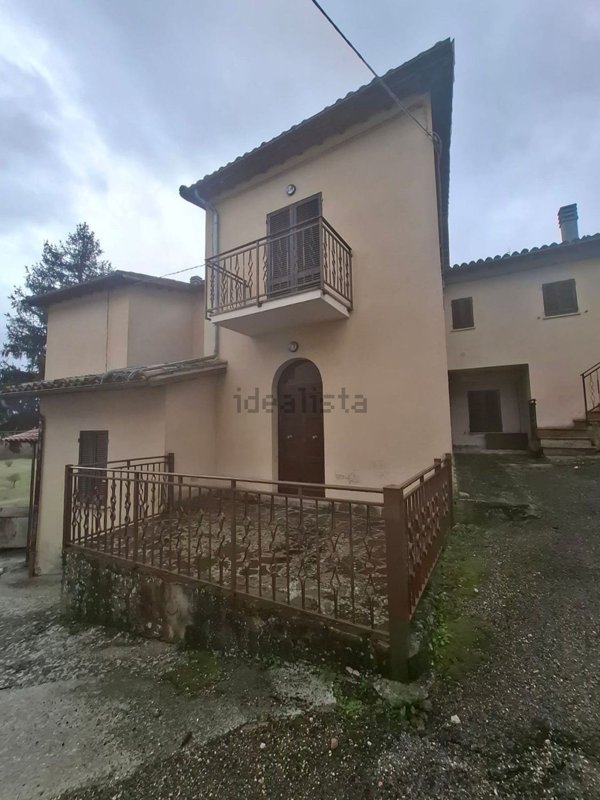 casa indipendente in vendita a Preci