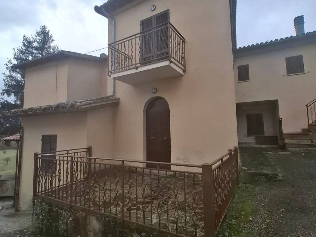 casa indipendente in vendita a Preci