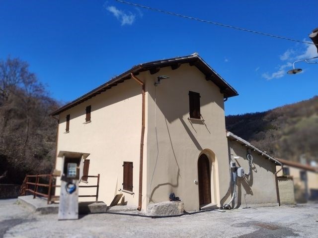 casa indipendente in vendita a Preci in zona Montebufo