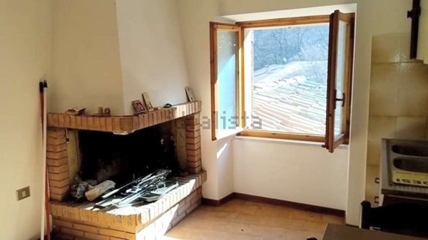 appartamento in vendita a Preci in zona Montebufo