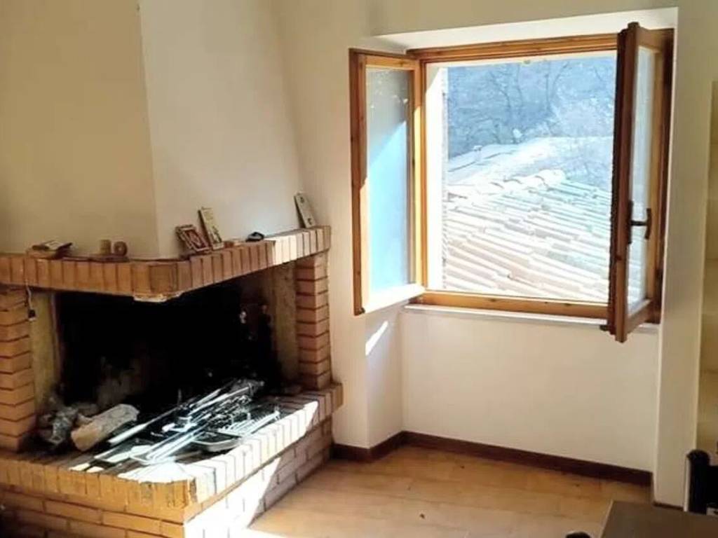 appartamento in vendita a Preci in zona Montebufo
