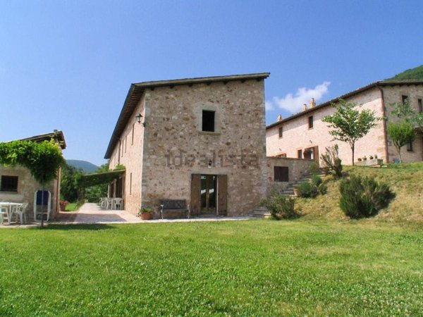 casa indipendente in vendita a Preci