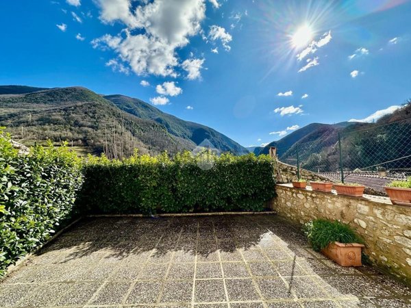 casa indipendente in vendita a Preci
