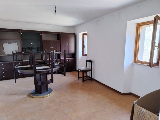 appartamento in vendita a Preci in zona Montebufo