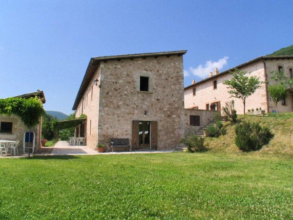 appartamento in vendita a Preci in zona Saccovescio