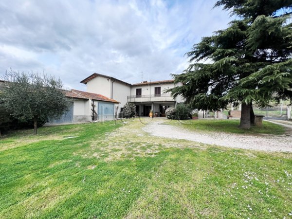 casa indipendente in vendita a San Giustino in zona Selci/Lama